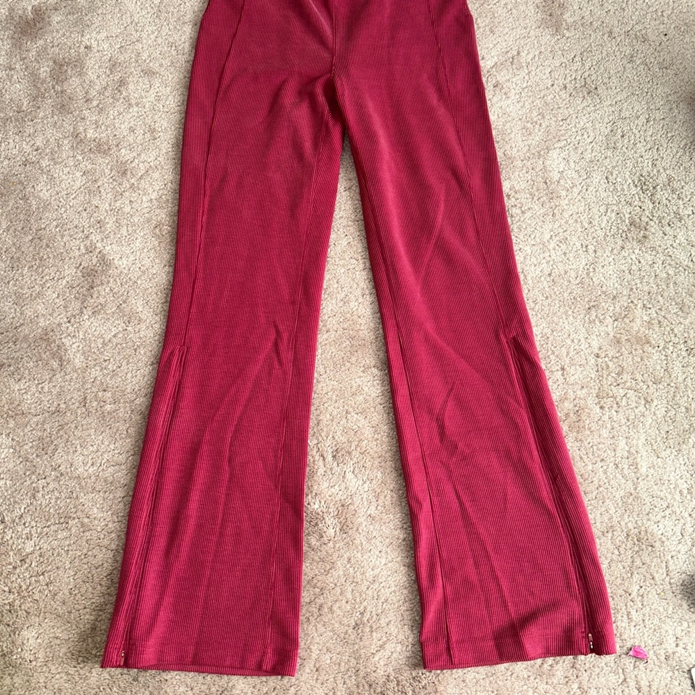 Lululemon Brushed Softstreme Ribbed Zip Flare Pant Pomegranate 8 Never Worn - Picture 4 of 8